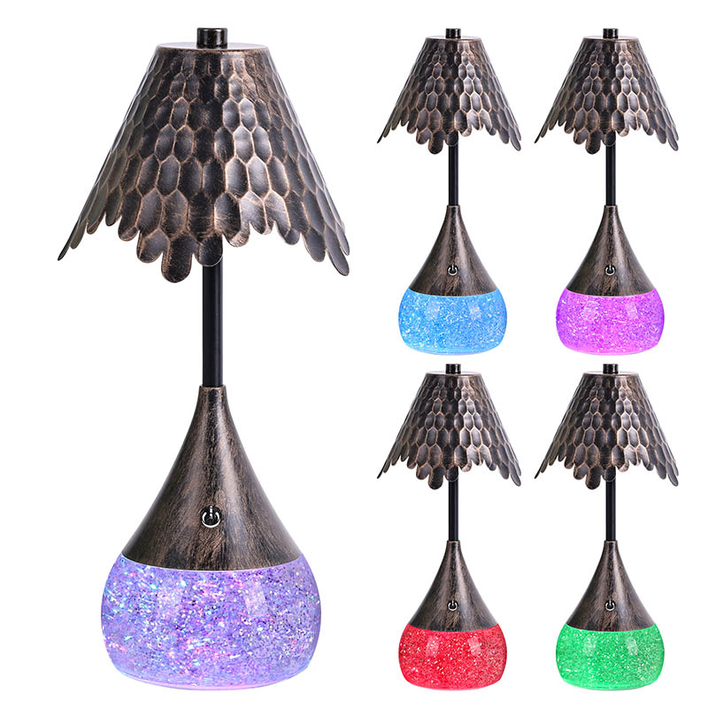 RGB 반짝이베이스가있는 쉐이드 LED 데스크 램프
